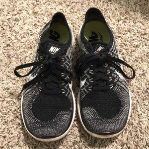 Women’s Black Nike shoes